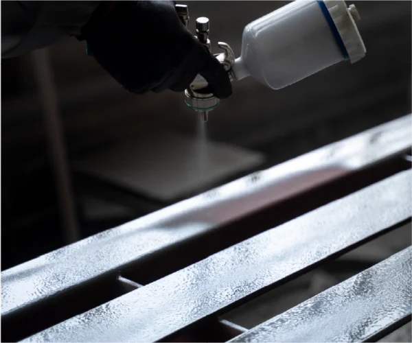 Servicio Acabados metalizados o pintados